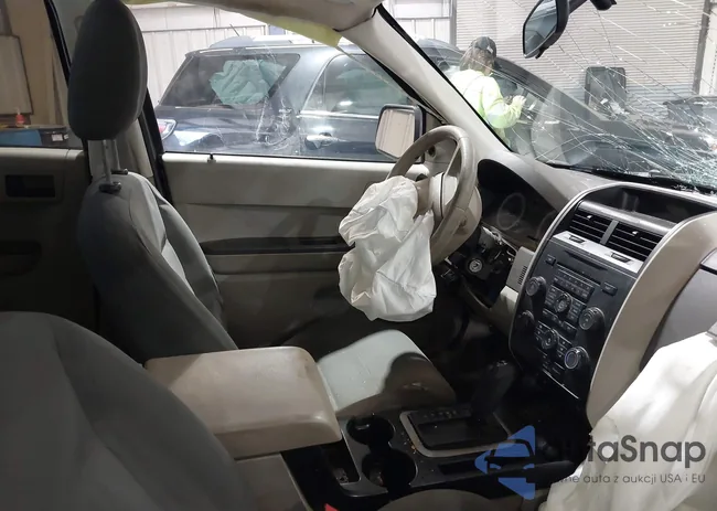 1FMCU02Z18KE63645: 44189182