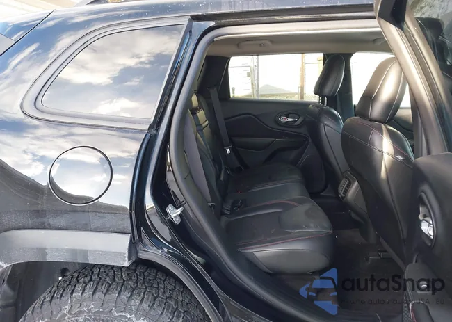 1C4PJMBS8HW513166: 44189203