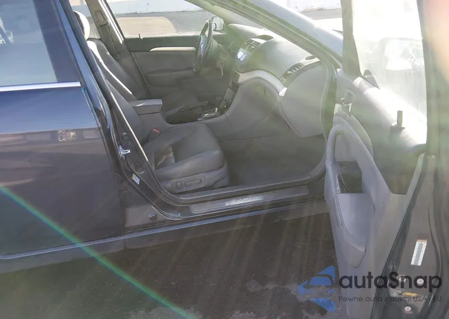 JH4CL96855C011585: 44189259