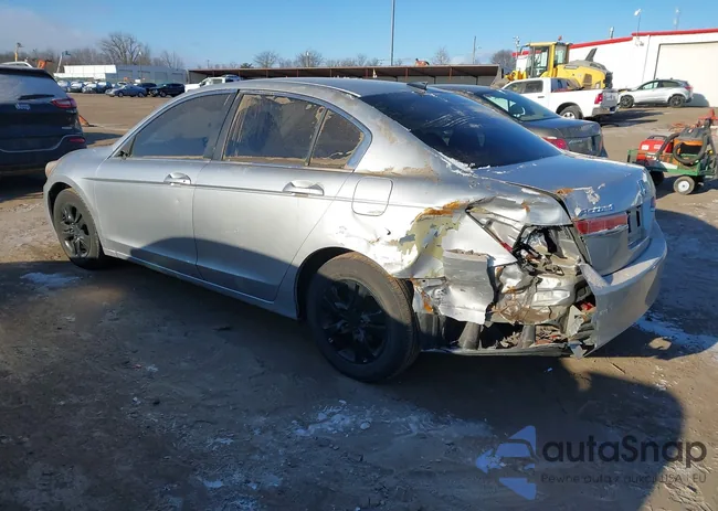 1HGCP2F61BA047844: 44189345