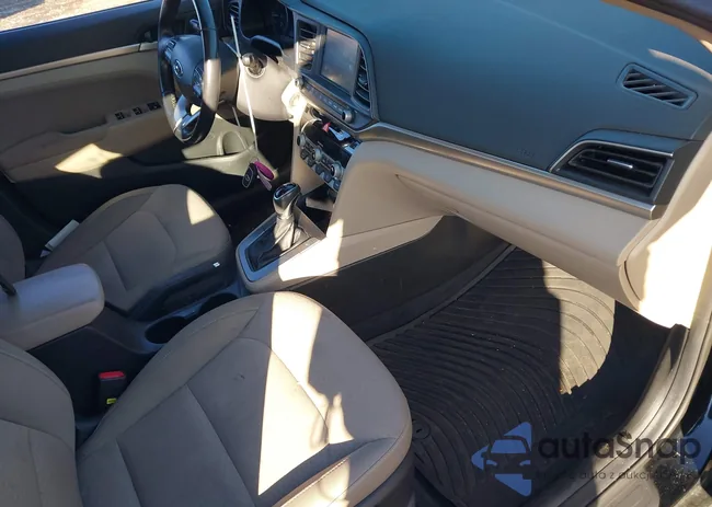 KMHD84LFXLU003529: 44190694