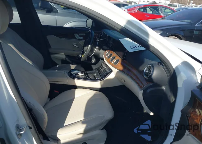 WDDZF4JB8HA012986: 44190852