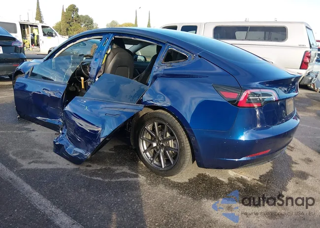 5YJ3E1EB0MF939879: 44190095