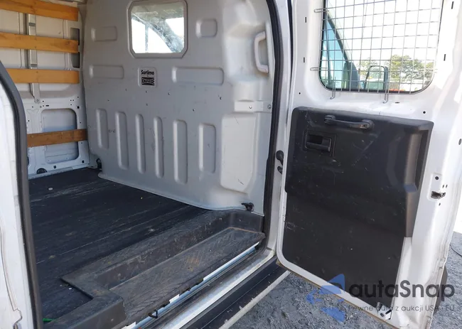 1FTNR1ZM9FKB19895: 44190216