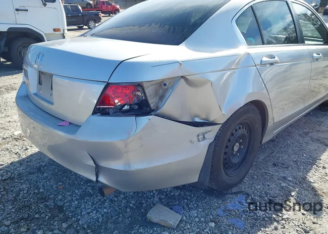 1HGCP26359A033882: 44191421