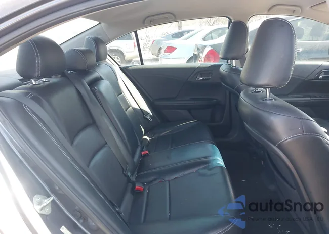 1HGCR2F54EA028064: 44191582