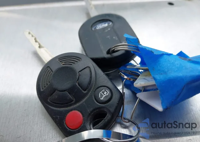 1FTYR1ZM1HKA26837: 44191676