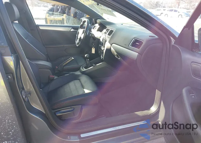 3VW5A7AJ0CM019102: 44191837