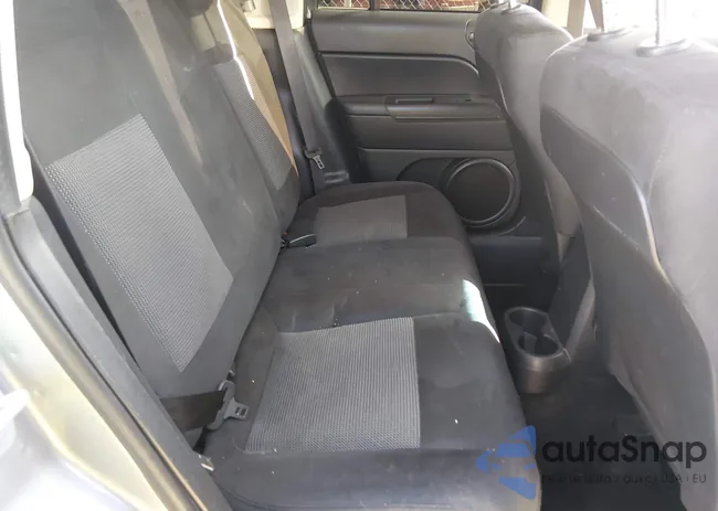 1C4NJCBA7FD209084: 44191849