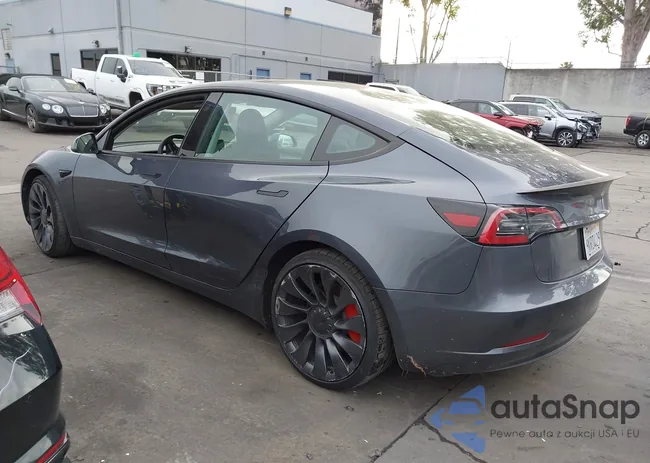 5YJ3E1EC3PF712697: 44191352