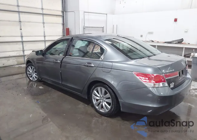 1HGCP2F80BA124804: 44192436