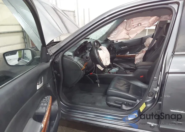 1HGCP2F80BA124804: 44192436