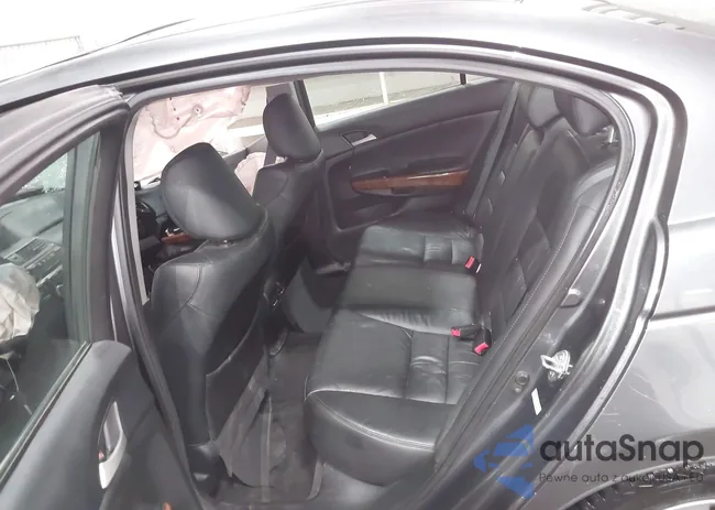 1HGCP2F80BA124804: 44192436