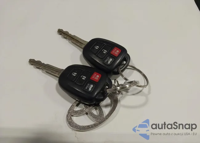 2T1BURHE9EC184658: 44192445