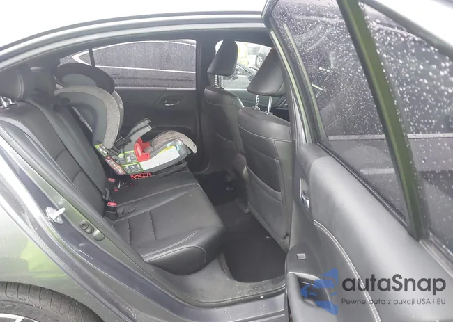 1HGCR2F51HA239727: 44192518