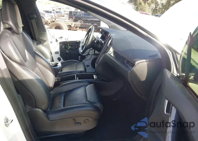 5YJXCBE28KF188766: 44192526