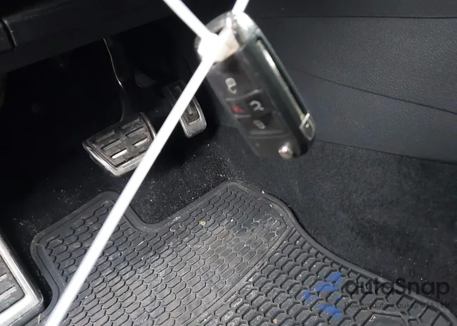 3VW6T7AU3LM009124: 44192697