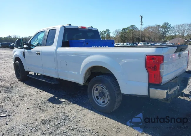 1FT7X2A67MEC24559: 44192767