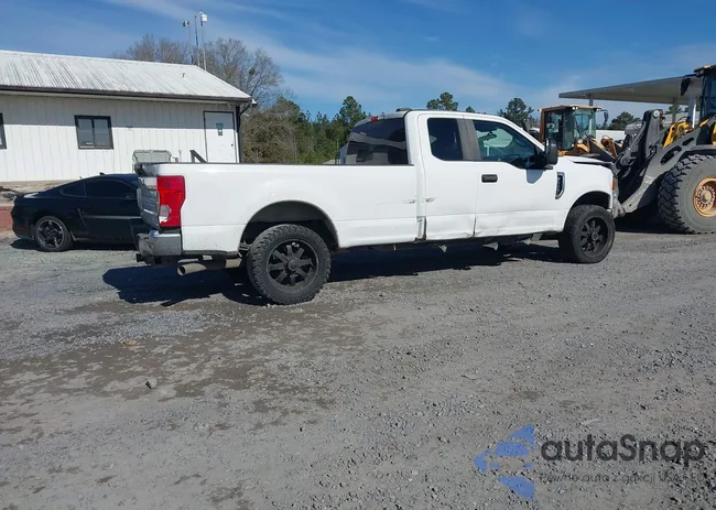 1FT7X2A67MEC24559: 44192767