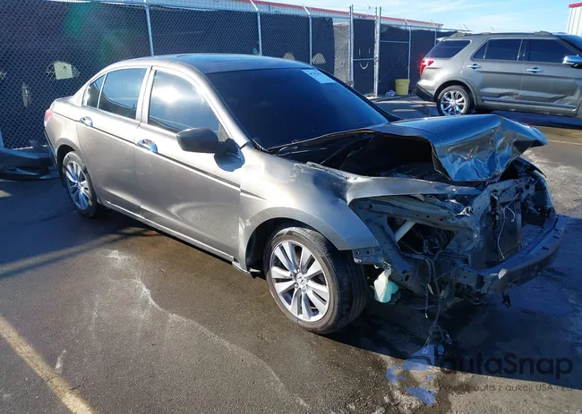 1HGCP3F85AA022337: 44192817