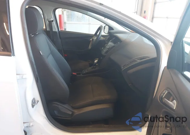 1FADP3F23JL212548: 44192086