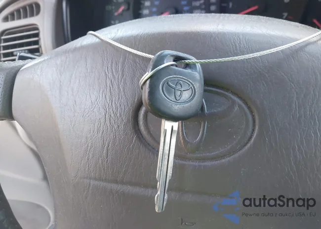 JT3HT05J4X0073866: 44192319