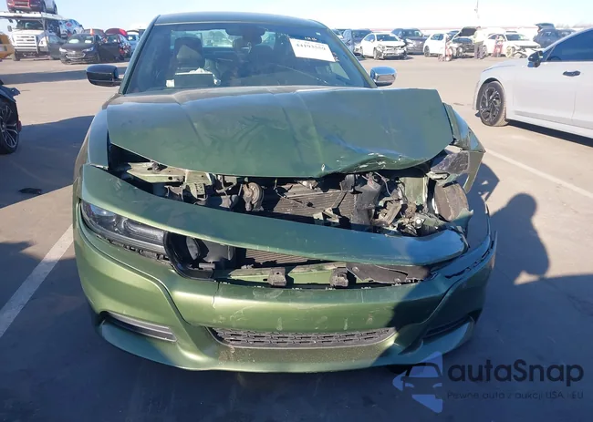 2C3CDXBG6KH752857: 44193559