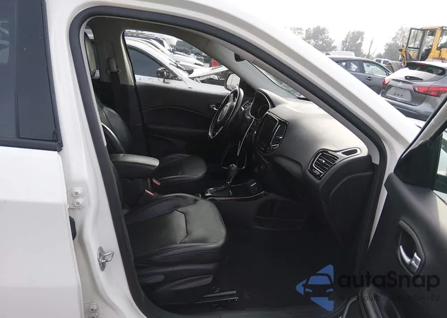 3C4NJCCB1LT179920: 44193637