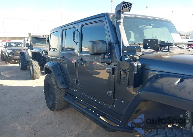 1C4BJWDG8HL567051: 44193646