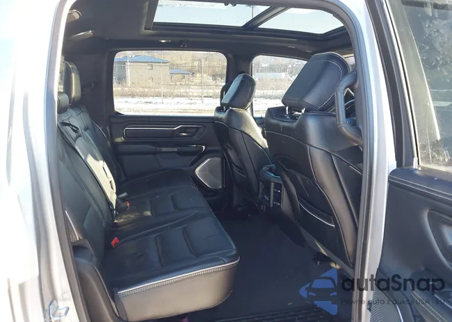 1C6SRFHT5MN815083: 44193668