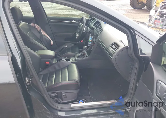 3VW447AU1HM014396: 44193712