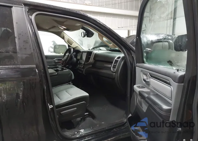 1C6SRFMT8KN654876: 44193929