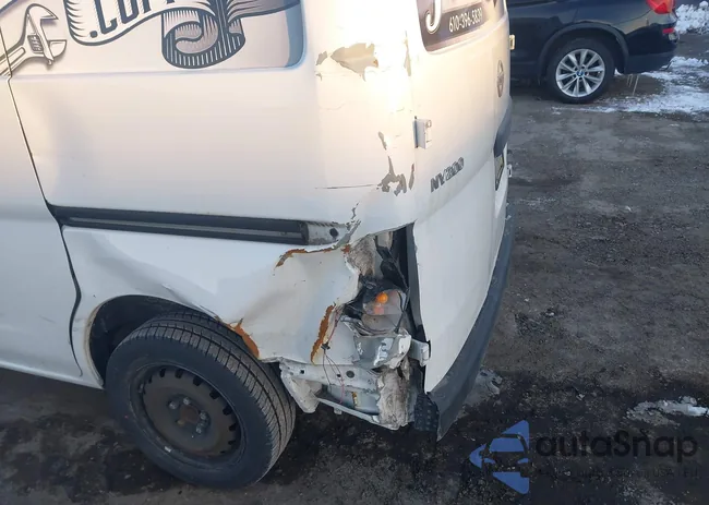 3N6CM0KN1JK700272: 44193964