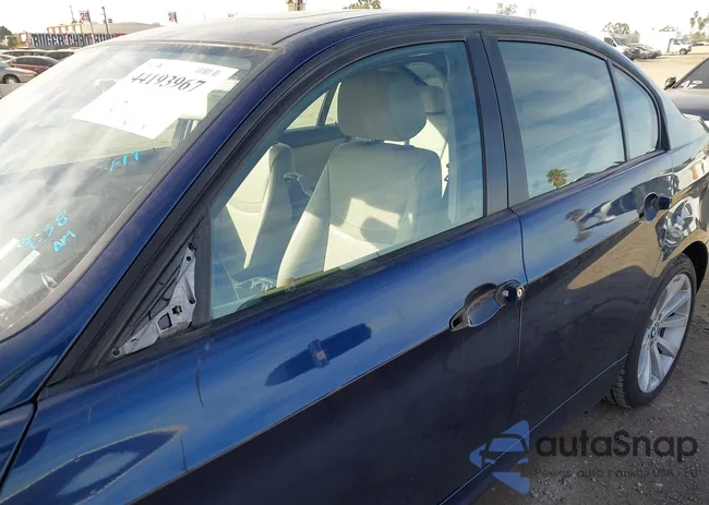 WBAPH5G56BNM82627: 44193967