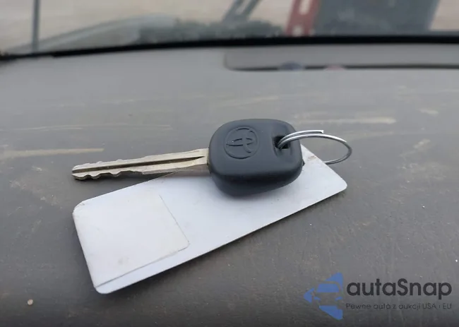 4T1BF28B12U243588: 44193040