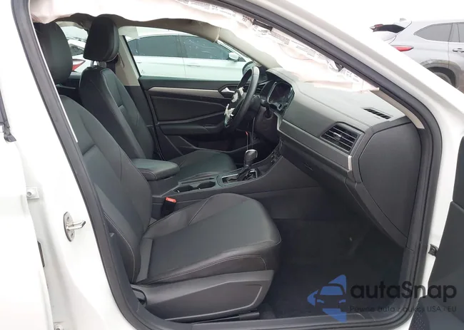 3VWCB7BU9KM145258: 44193153