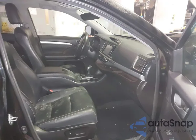 5TDJZRFH3JS557060: 44193167