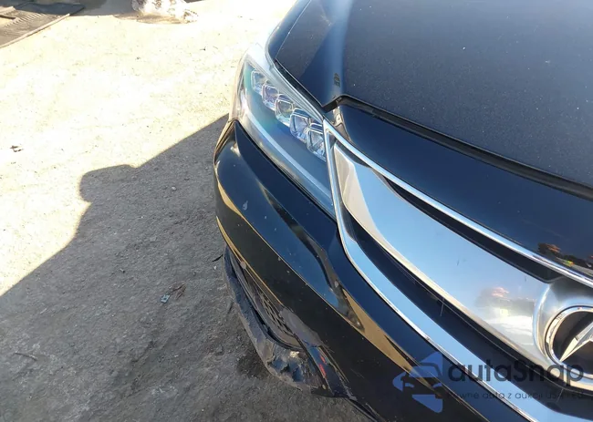 19UDE2F76JA005476: 44193353