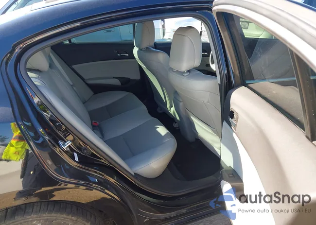 19UDE2F76JA005476: 44193353