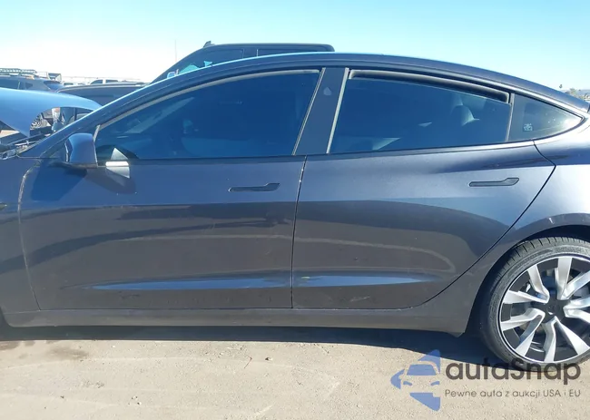 5YJ3E1EB8SF076911: 44194514