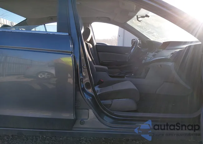 1HGCP26389A052488: 44194575