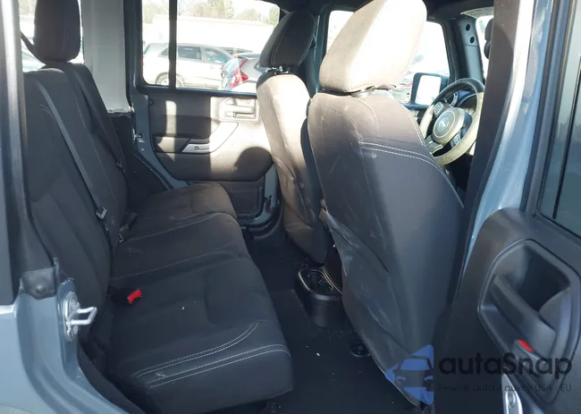 1C4BJWFG3FL649053: 44194695