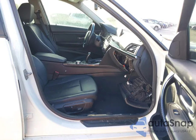 WBA3B3G57FNR87604: 44194900