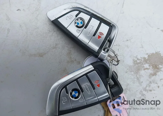 WBA63AV08NFM01152: 44194941