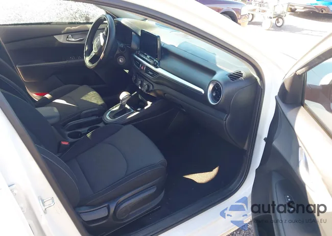 3KPF24AD1PE588392: 44194982