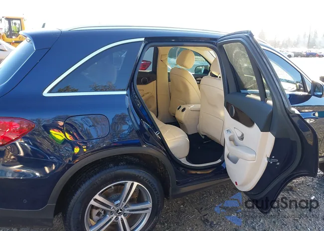 W1N0G8DB6MF872877: 44194256