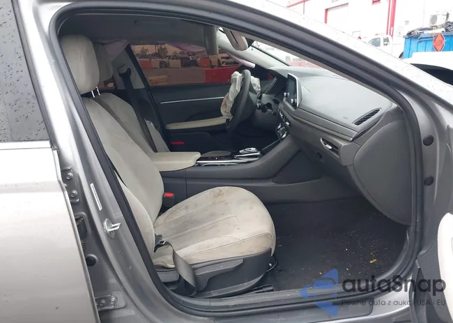 KMHL64JA1MA152116: 44194376