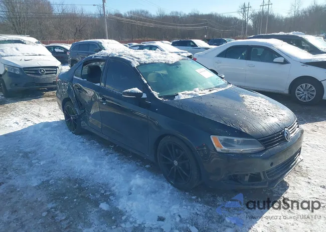 3VWDP7AJ8CM451348: 44195480