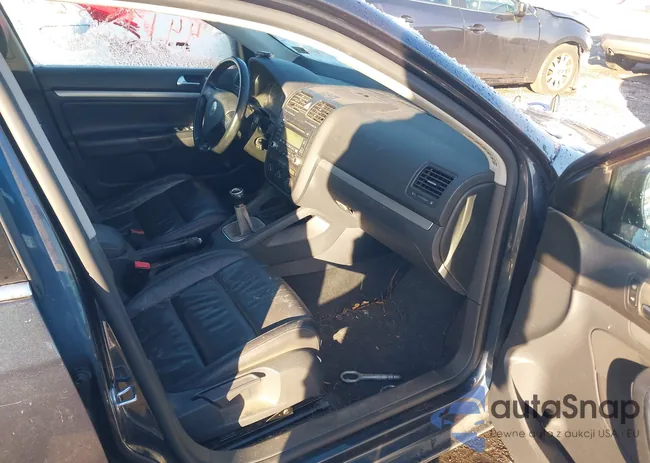 3VWDT71K76M709738: 44195549