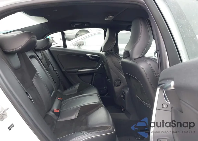 YV1902TH2F1307333: 44195562